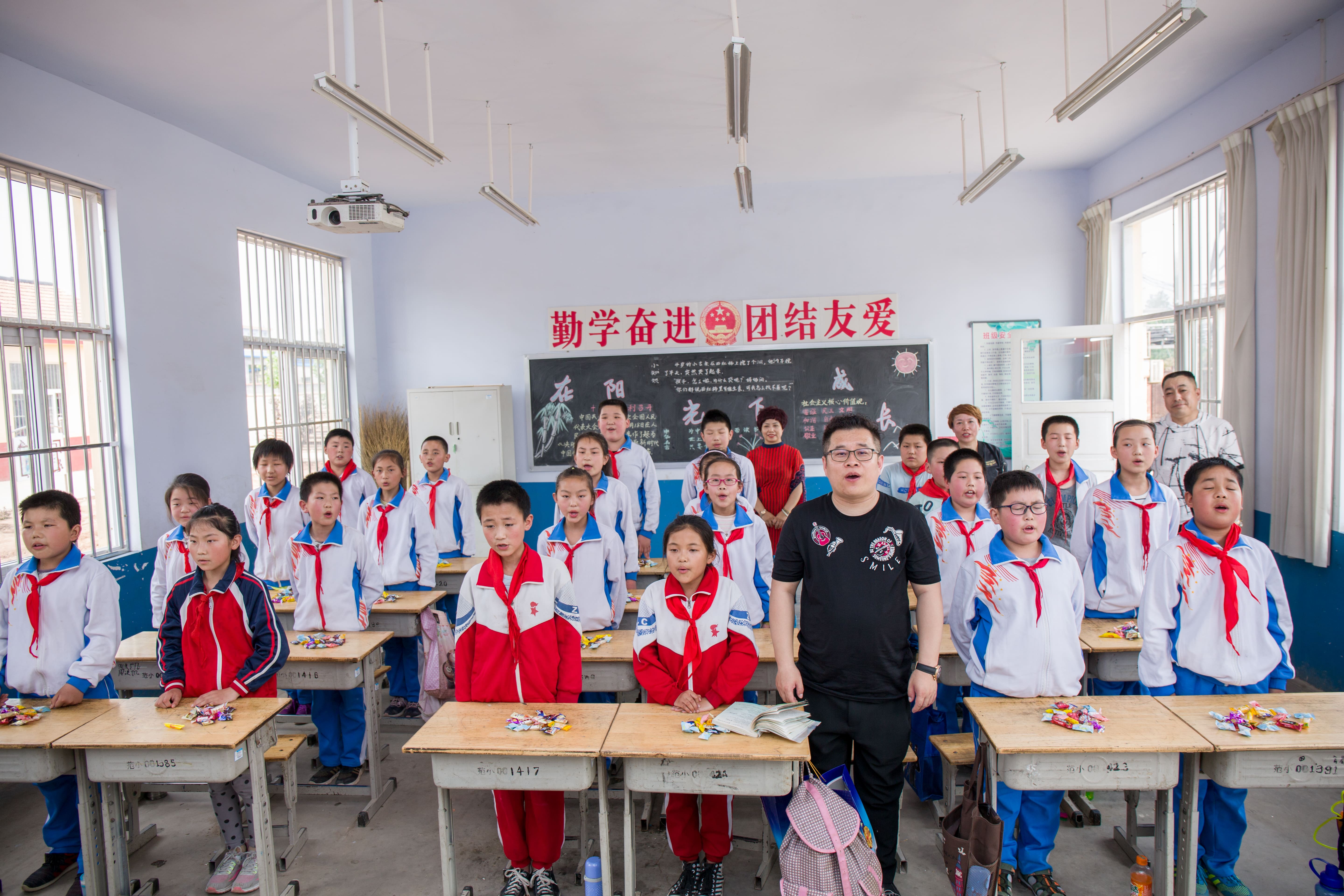 第142所 诸城市贾悦镇范家官庄九游官方网站鹿永波小学